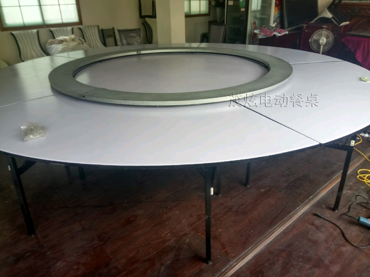 金華悅華大酒店大型電動(dòng)轉盤(pán)餐桌