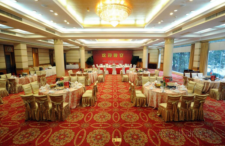 酒店宴會(huì )廳使用茂炫大圓桌效果