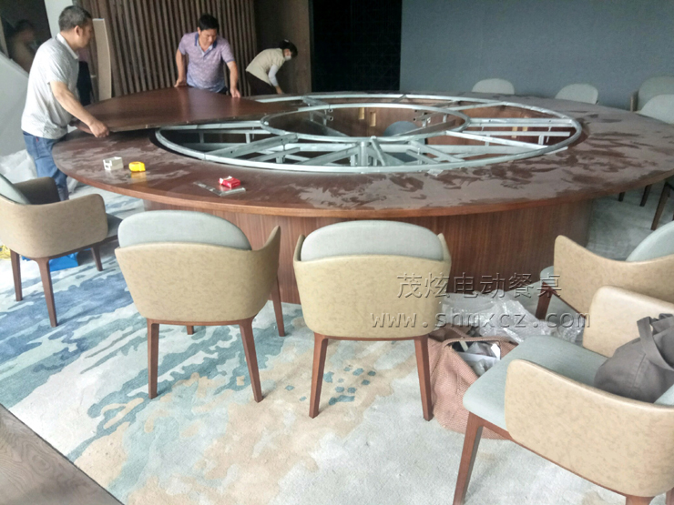 鎮江國際飯店豪華大型電動(dòng)餐桌轉盤(pán)安裝
